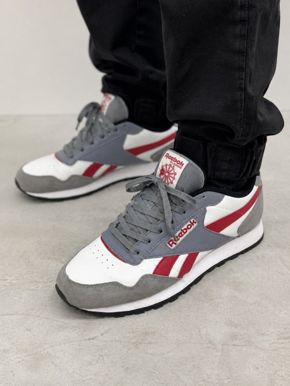 Reebok Classic Leather Sneakers Gray White Red Men’s 9 Retro Low Top Clean